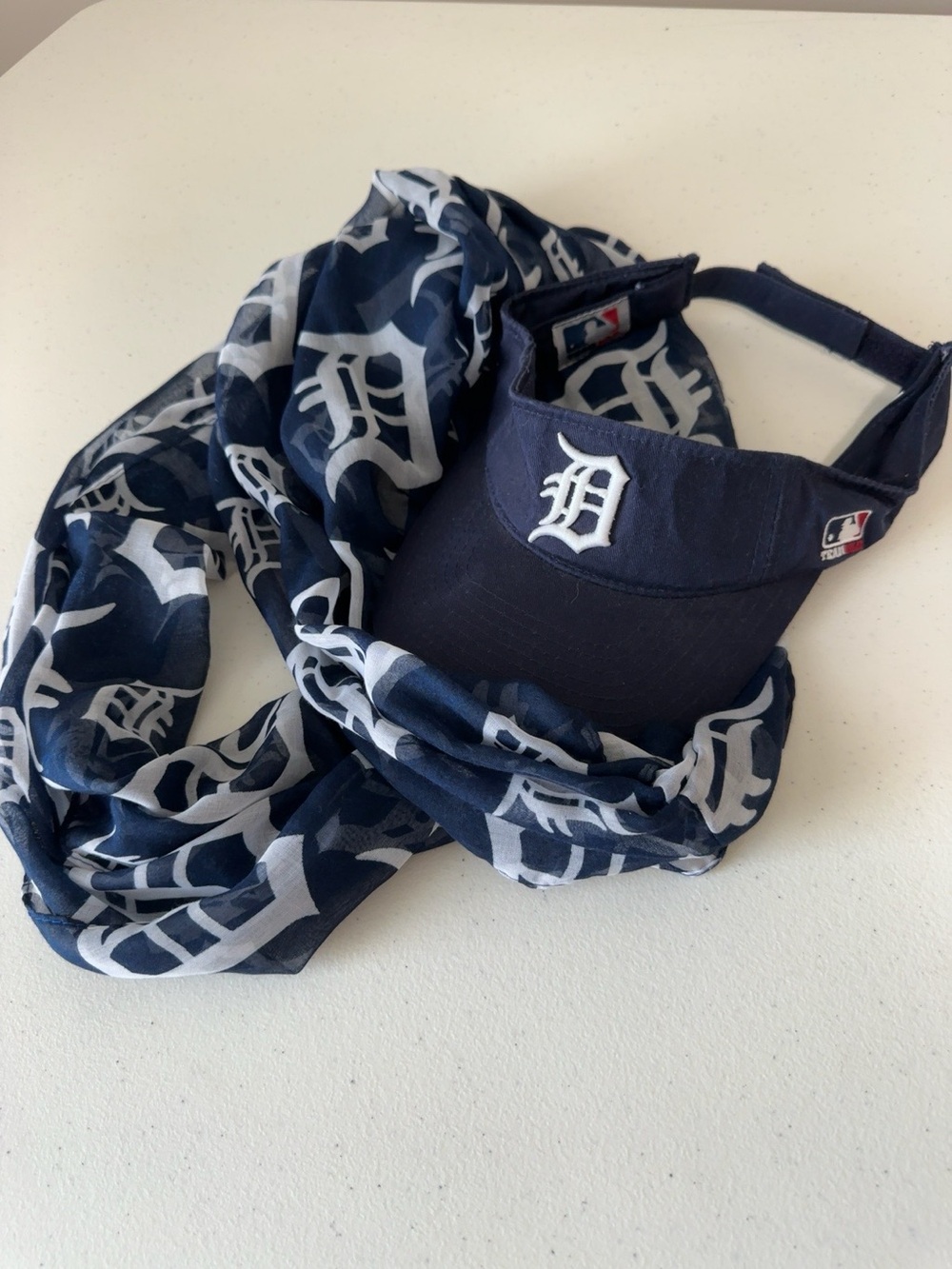 Detroit Tigers Navy Visor with Coordinating Logo Scarf